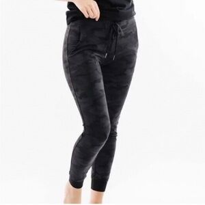 Zyia Slate Camo Strong Joggers